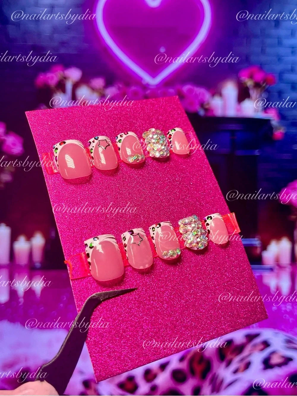 Authentic Nail Arts Press-On Set - animal print white French tips with Gems